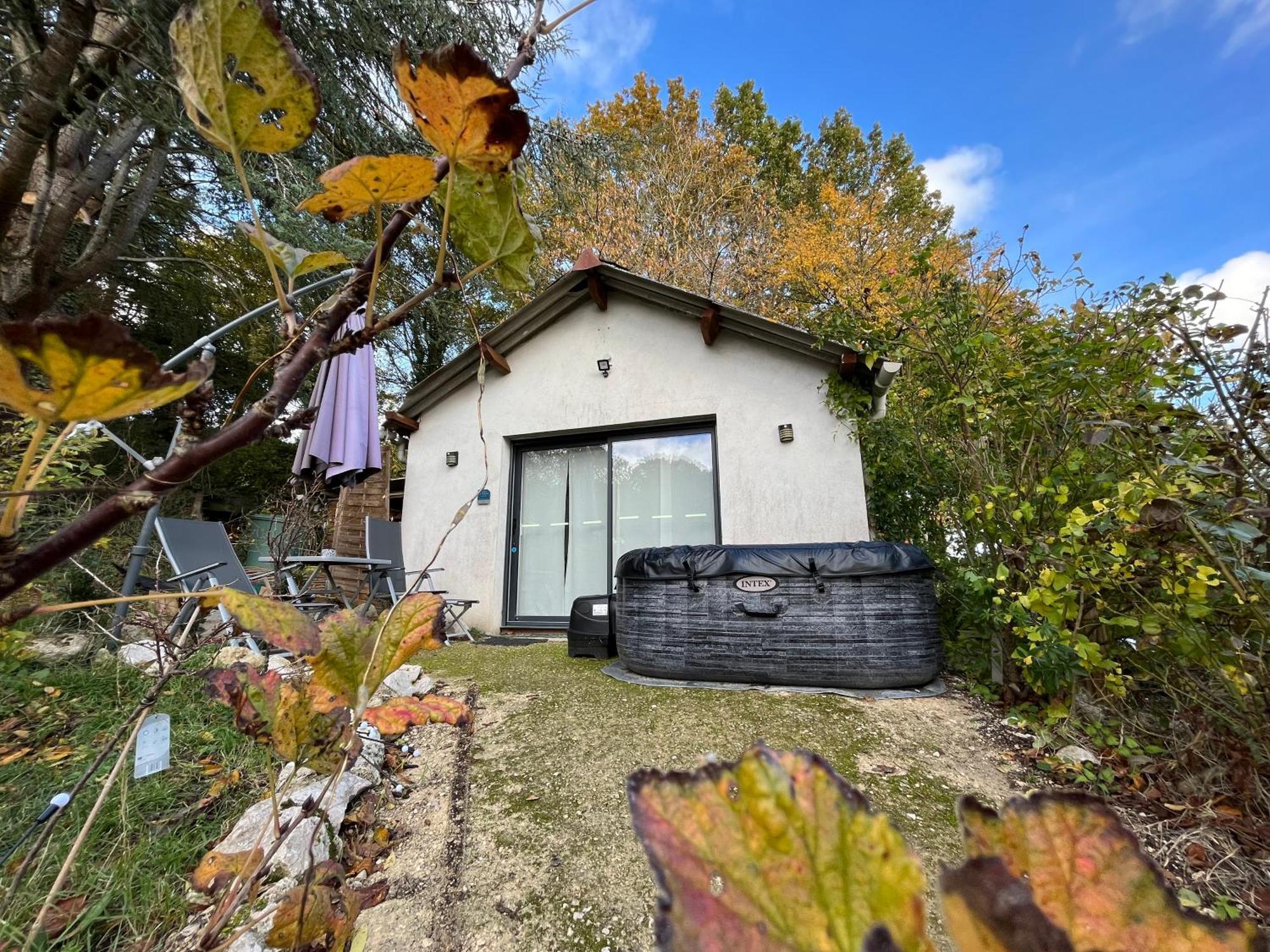 Cottage-Gite & Jacuzzi - Chez Flo & Marc Chouzy-sur-Cisse المظهر الخارجي الصورة